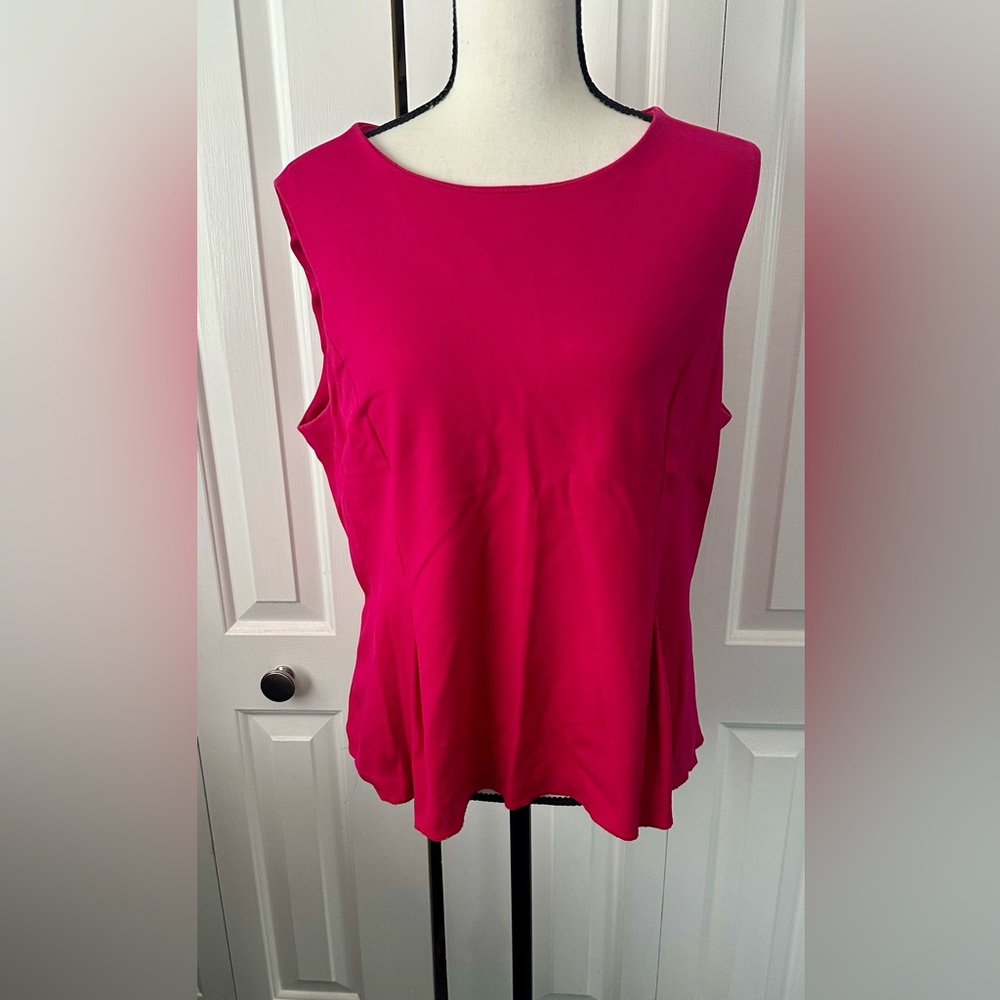 DESIGNED BY NINE WEST!!!FABULOUS CONDITION HOT PINK PLEATED TANK TOP/BACK ZIPPER